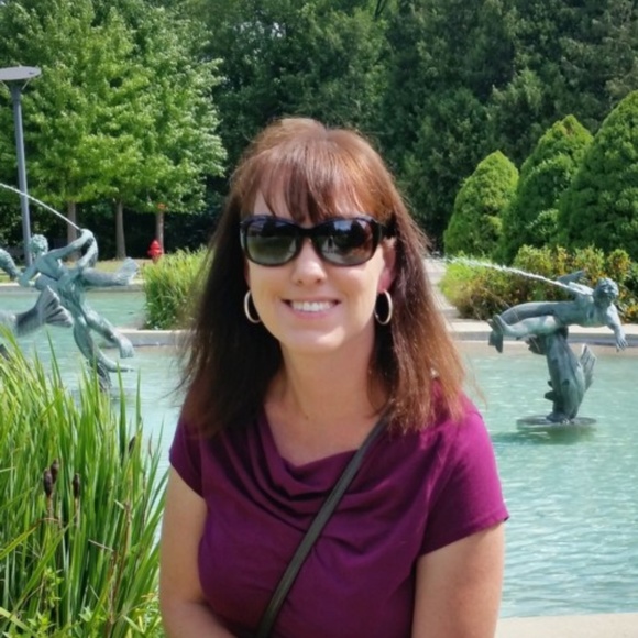 Meet your Posher, Erin - Picture 1 of 1